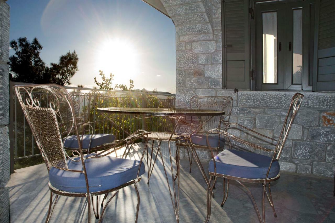 The Balcony Of Mani Villa Tseria Exterior foto
